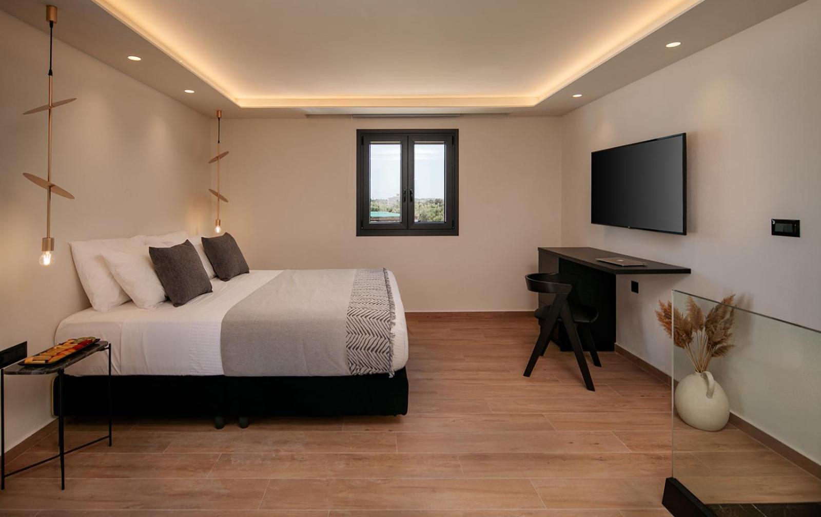 Iphimedeia Luxury Hotel & Suites Naxos City Exterior foto